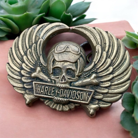 Harley-Davidson 1990 Vintage Brass Baron Belt Buckle Skull Crossbones Wings - Picture 1 of 4